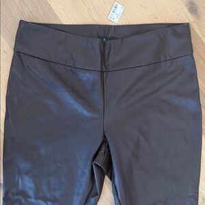 🤎 Reitmans Brown Vegan Leather Pants – NWT
Size 18